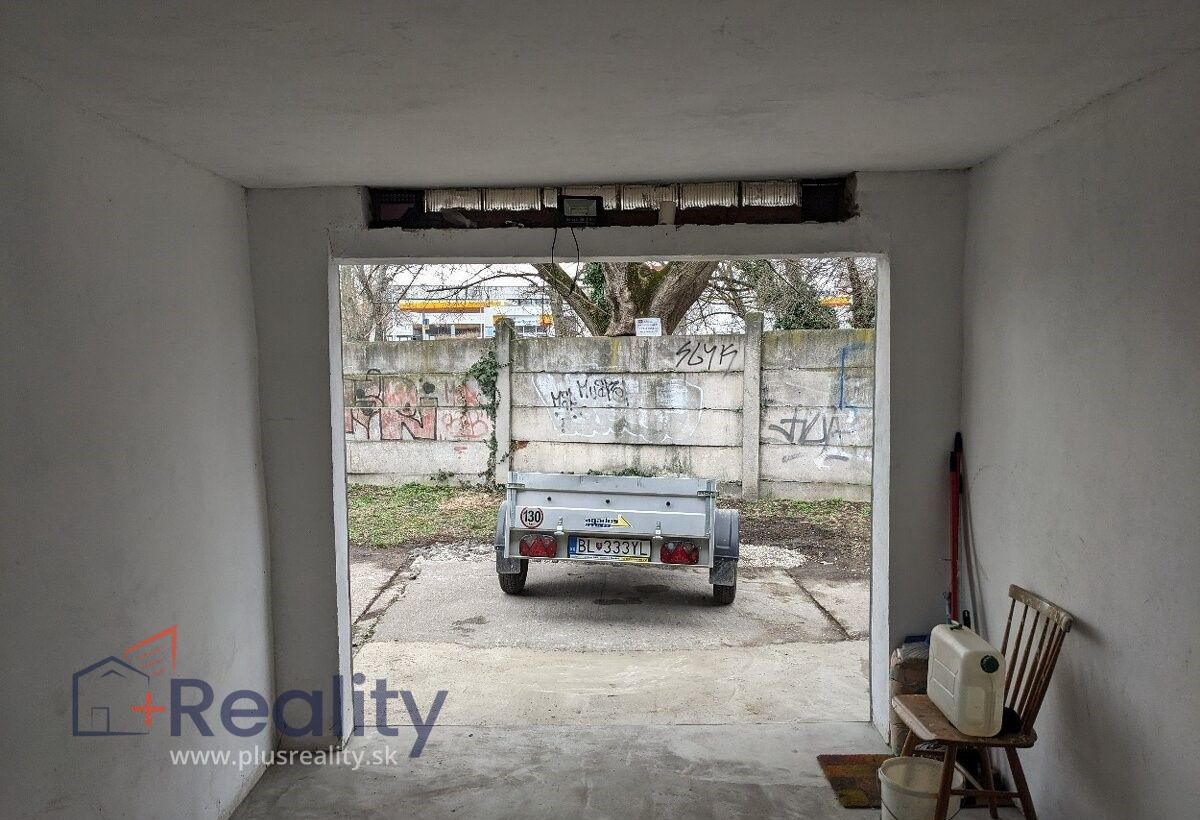 Galéria: PLUS REALITY I  Panelová garáž v mestskej časti Bratislava Ružinov Trnávka na predaj! 
