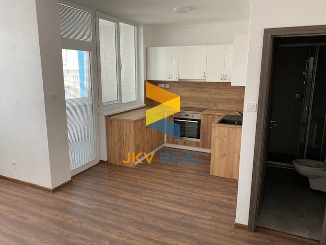 Realitná kancelária JKV REAL so súhlasom majiteľa ponúka na prenájom 2 izbový byt v Prievidzi, časť-centrum mesta
