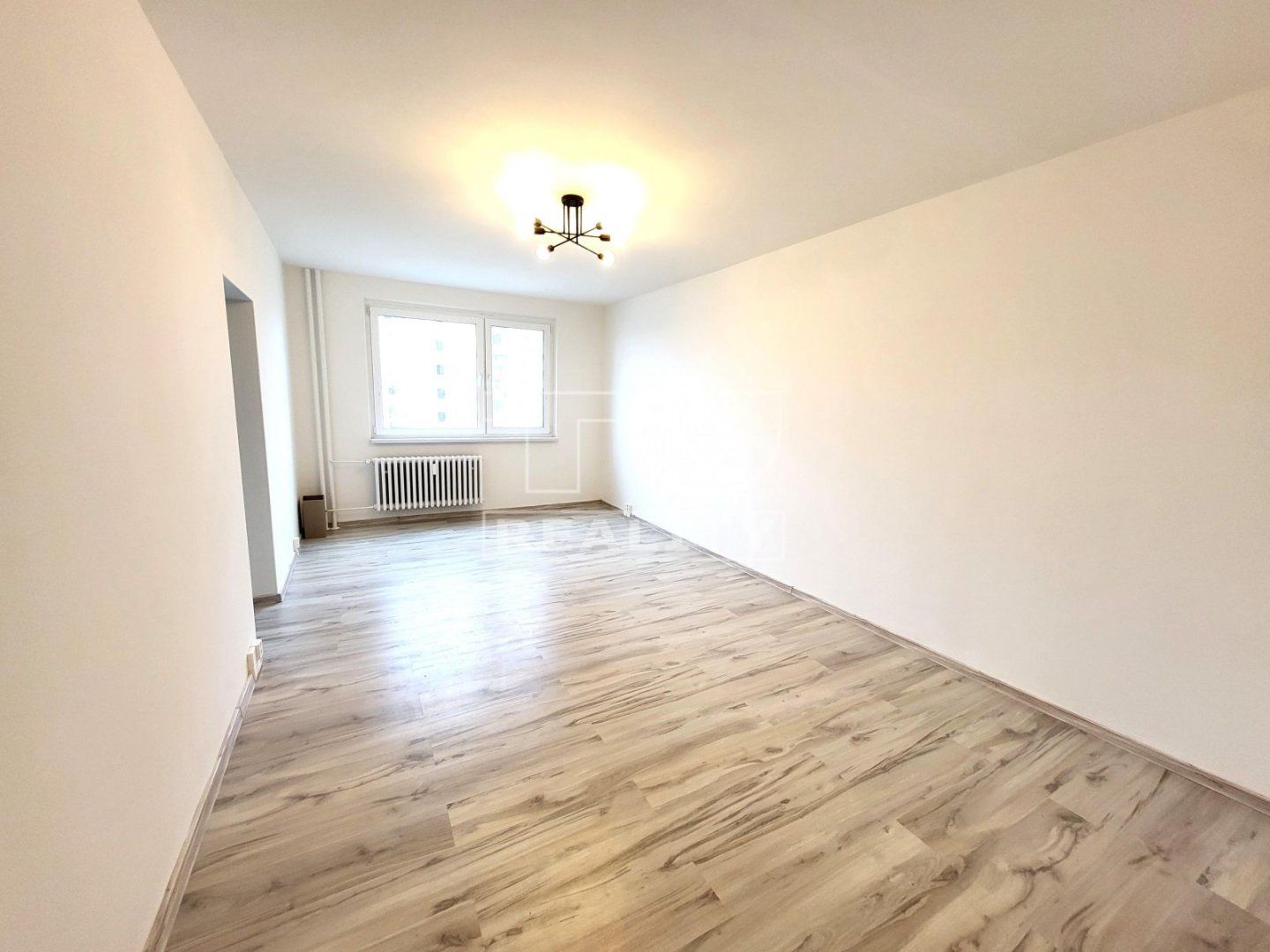 Na predaj zrekonštruovaný 3-izbový byt s lodžiou, Poprad – Nový Juh, 76 m2