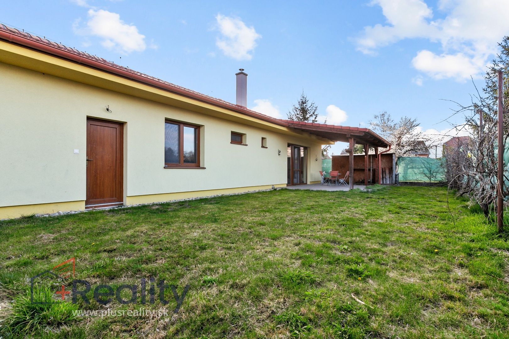 Galéria: PLUS REALITY | Krásny rodinný dom v obci Rohovce na predaj! 