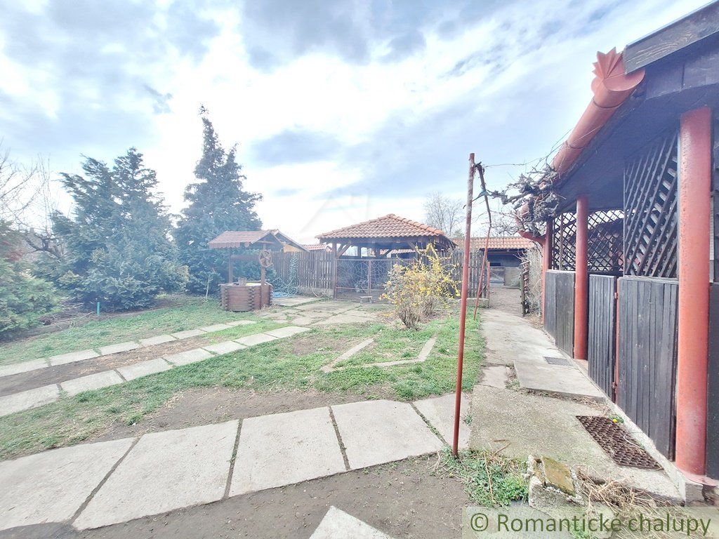 Pôvodný ihneď obývateľný dom v podunajskej dedinke Kravany nad Dunajom