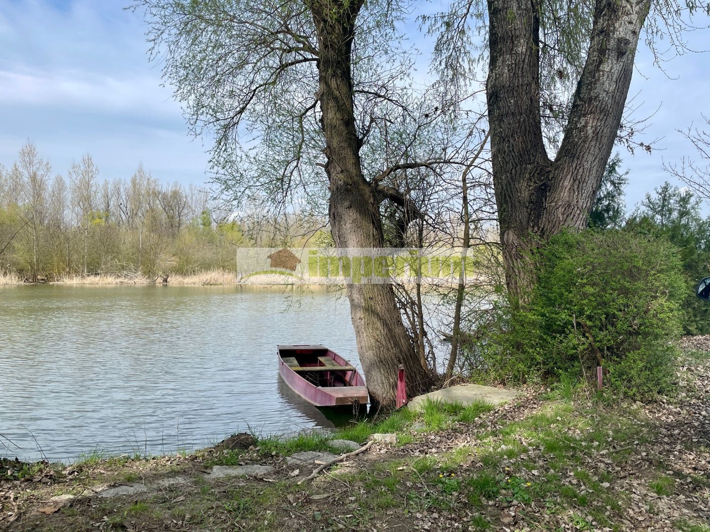 REZERVOVANÉ - Na predaj rekreačný pozemok pri Dunaji v rekrečnej časti obce Bodíky