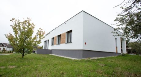 5 izbový rodinný dom, H. Obdokovce /Možnosť stavby druhého domu na pozemku, možnosť sídla firmy/