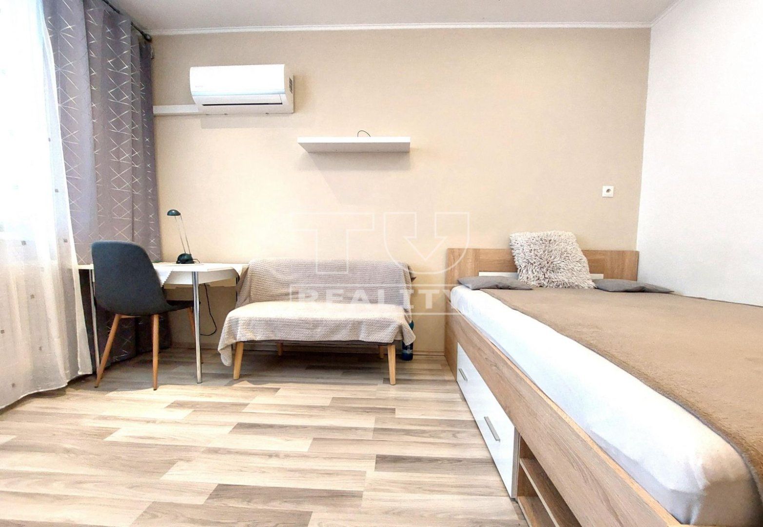Na predaj zrekonštruovaný 1 izbový byt s balkónom 25 m2 Hlohovec