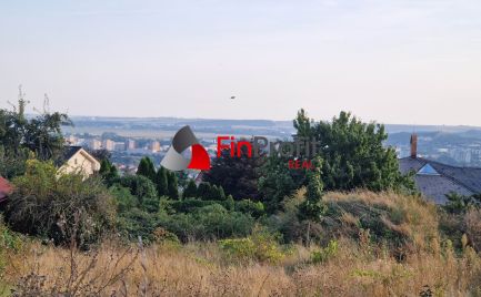 Exkluzívne na predaj pozemok s krásnym výhľadom na mesto, stavebné povolenie, lokalita Zobor - Nitra
