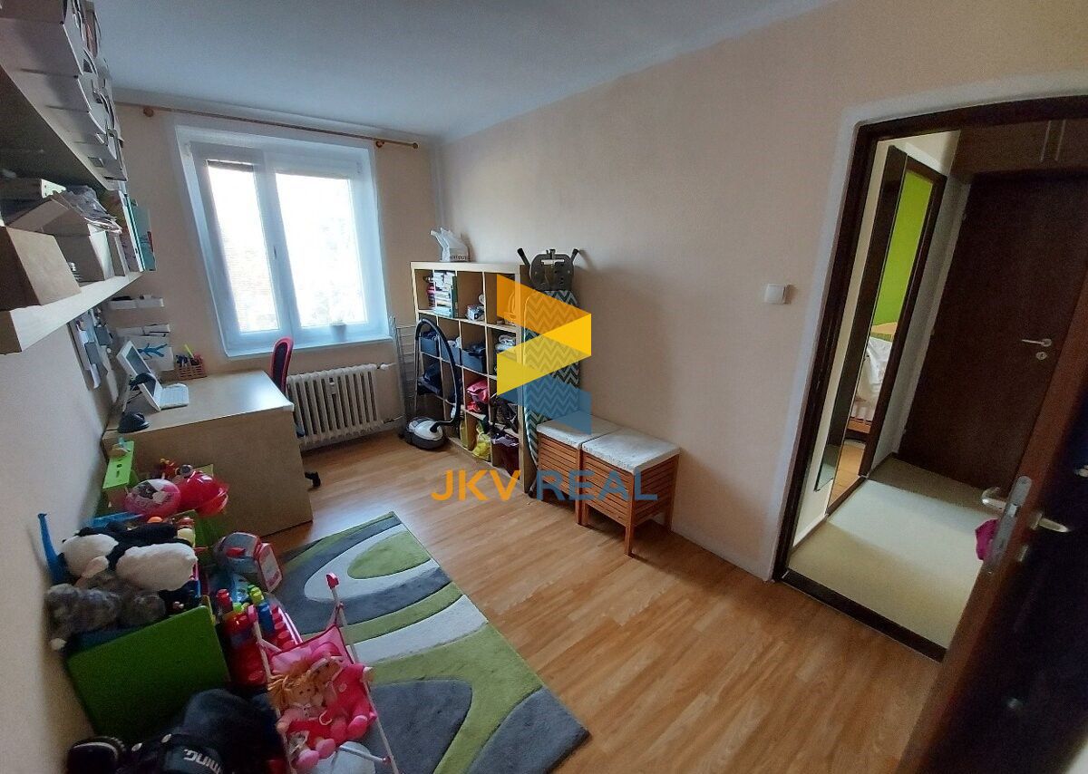 Na predaj 4 izbový byt po kompletnej rekonštrukcii v Trenčíne= REZERVOVANÉ