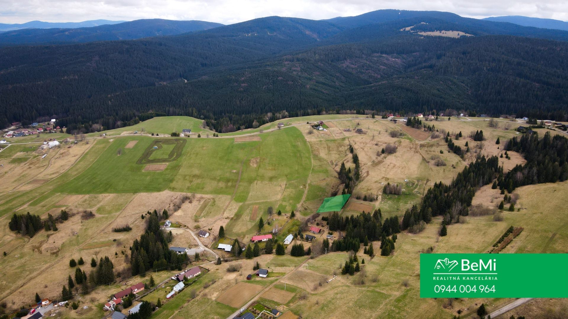 Rekreačný pozemok na predaj Oravská Lesná 1067m2