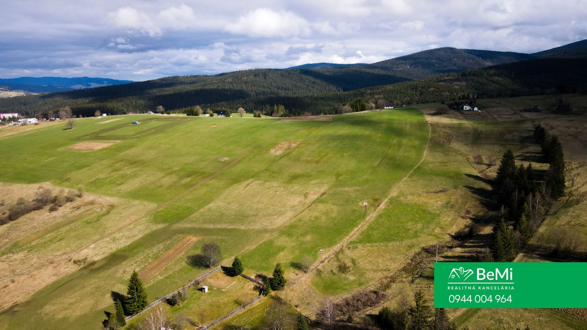 Rekreačný pozemok na predaj Oravská Lesná 1067m2