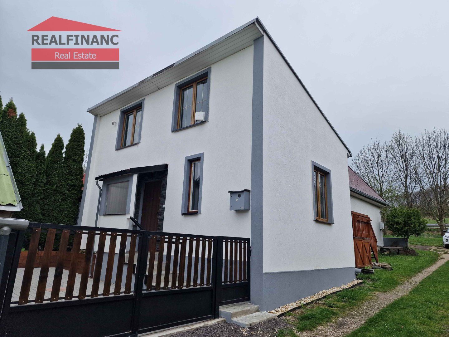 REALFINANC – 100% aktuálny ! 4 izbový Chata, parkovacie miesto, pozemok 80 m2, Buková - Priehrada !!