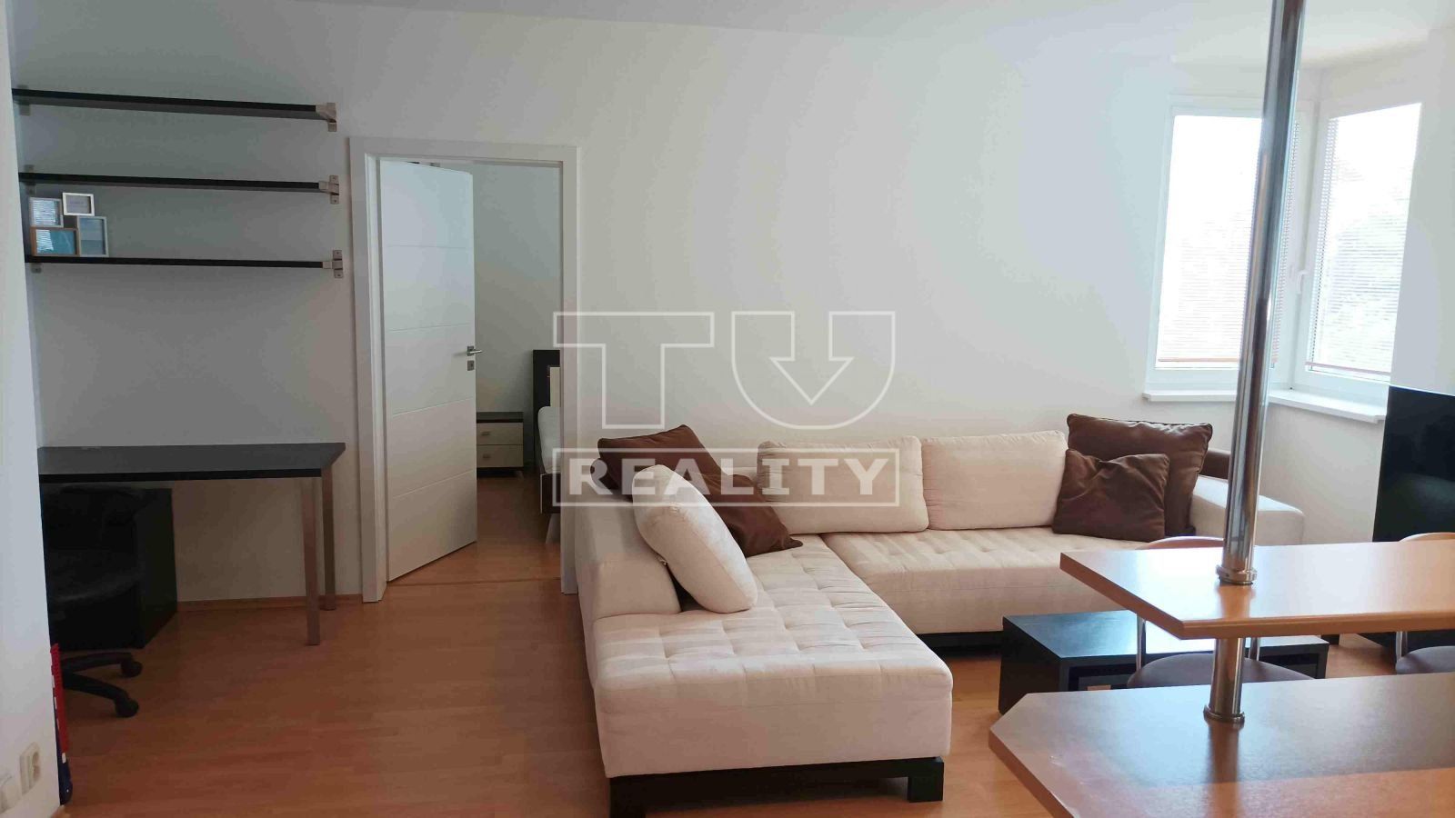 TUreality ponúka na prenájom pekný 2i byt v Karlovej Vsi, Špieszova ul., 53m2.