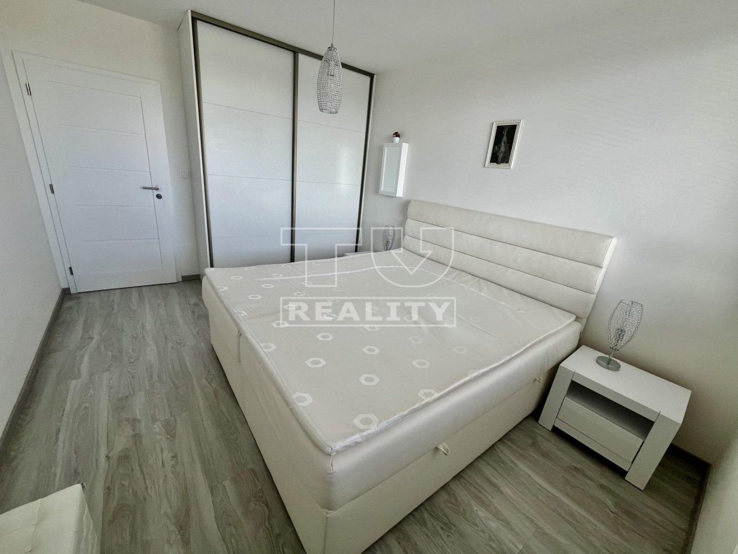 2-izbový, kompletne zariadený, byt s loggiou v novostavbe Anna park v Miloslavove, 57,35 m2