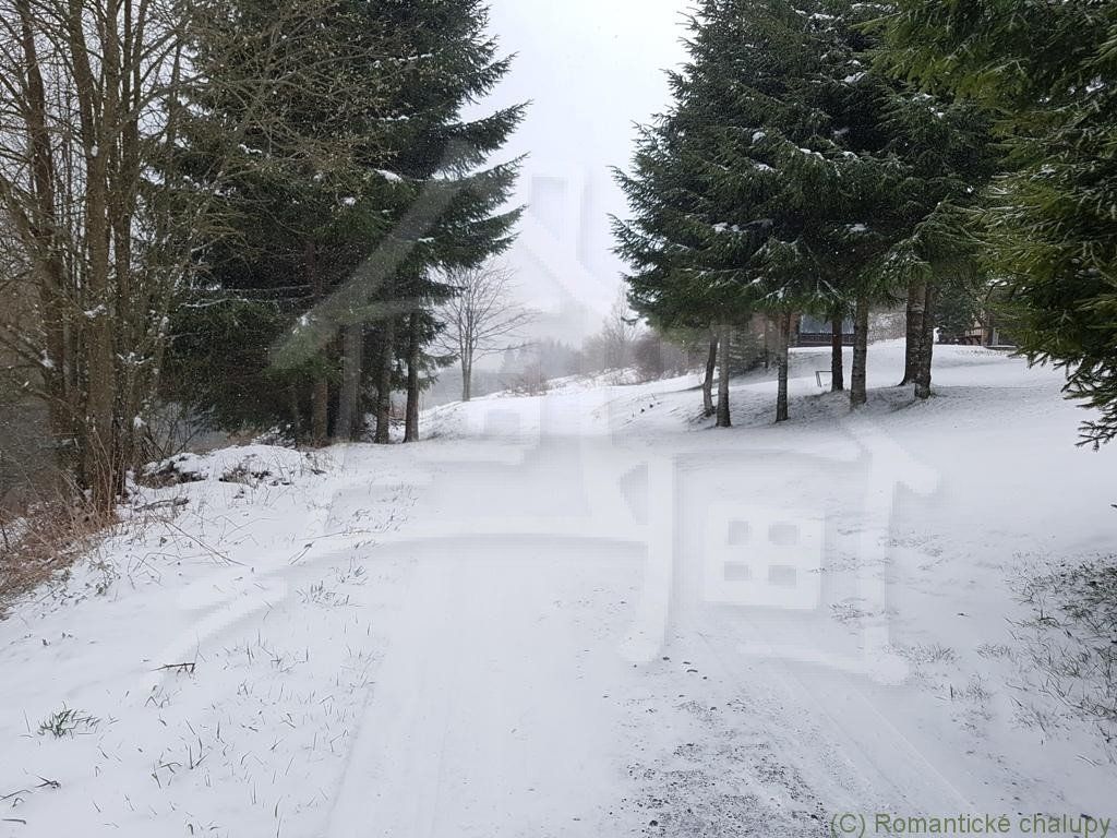 Pozemok na Donovaloch neďaleko zjazdovky