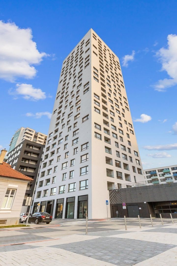 Na prenájom priestranný 2-izbový byt s panoramatickým výhľadom v novostavbe Danubius One na ulici Trnavská cesta v Bratislave- Ružinov.