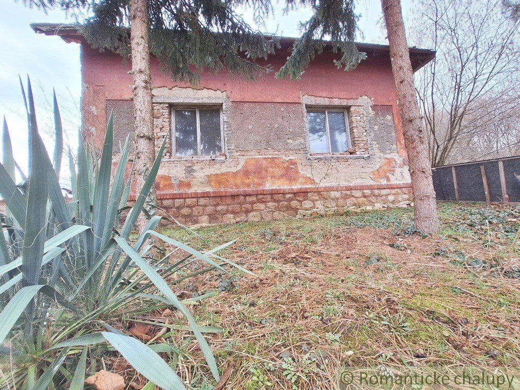 Pôvodný dom na rozľahlom vyše 6000m2 pozemku v kľudnej časti obce Gbelce