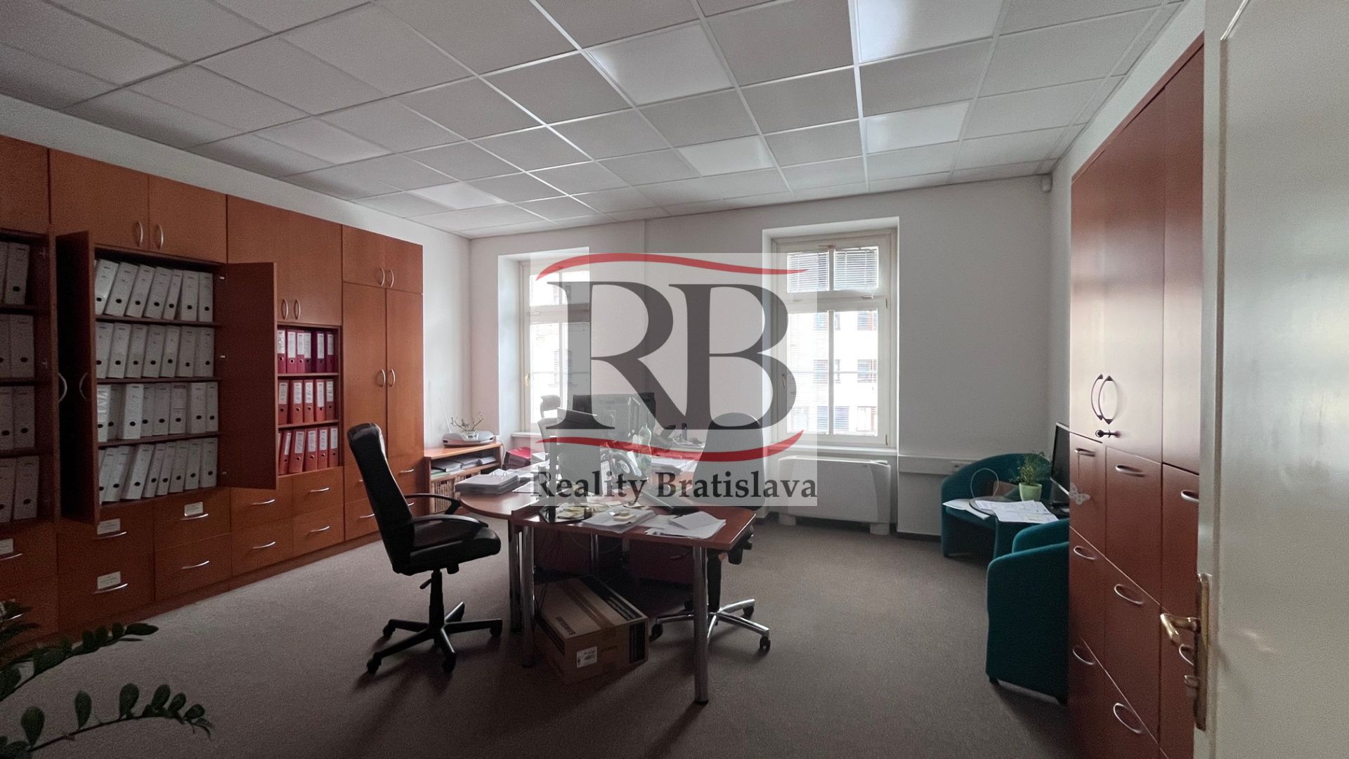 Administratívne priestory aj s parkingom, Obchodná – Bratislava I, 304,89m2