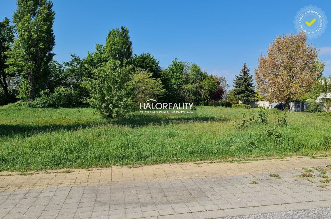 HALO reality - Predaj, pozemok pre rodinný dom   734 m2 Trnava, lokalita LUX - Modranka