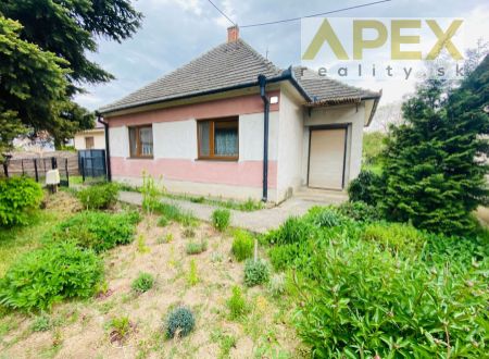 Exkluzívne iba v APEX reality 3i. rodinný dom v obci Bojničky na pozemku s výmerou 1079 m2