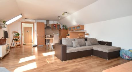 Kuchárek-real: Na predaj novostavba 2-izbového bytu v centre Pezinka.