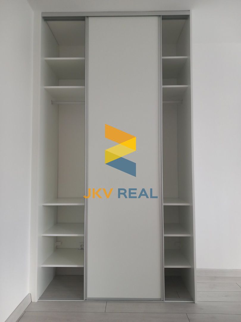 Realitná kancelária JKV REAL so súhlasom majiteľa ponúka na prenájom 1 izbový byt v Prievidzi, časť Sever.