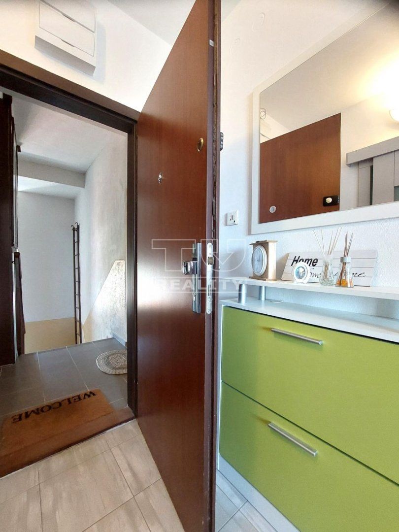 Na predaj zrekonštruovaný 1 izbový byt 37 m2 s lodžiou v obci Bošany