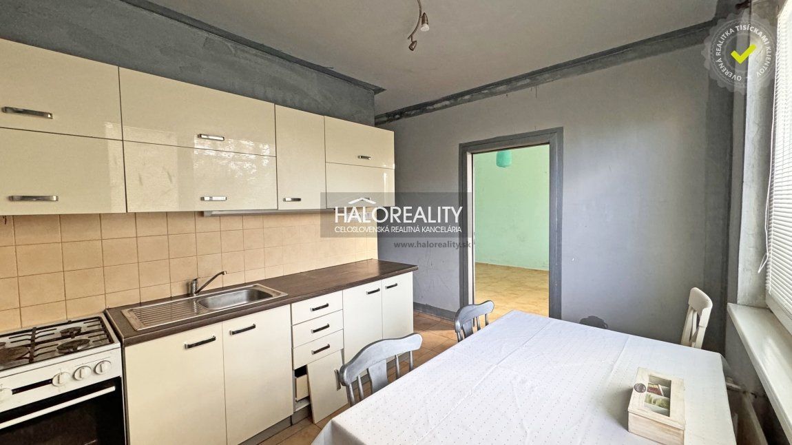 HALO reality - Predaj, trojizbový byt Hurbanovo, priestranný, v žiadanej lokalite na Jókaiho ulici - EXKLUZÍVNE HALO REALITY