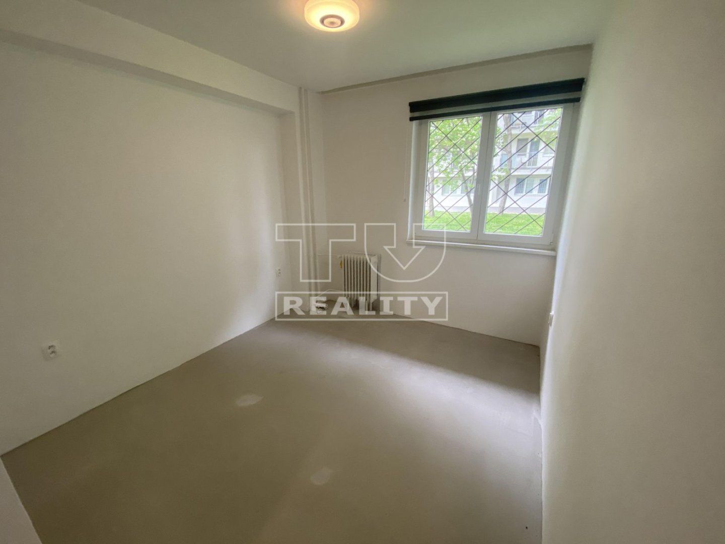 TUreality ponúka na predaj prerobený 2 izbový byt v Bratislave - Vlčie Hrdlo - 35,59m²