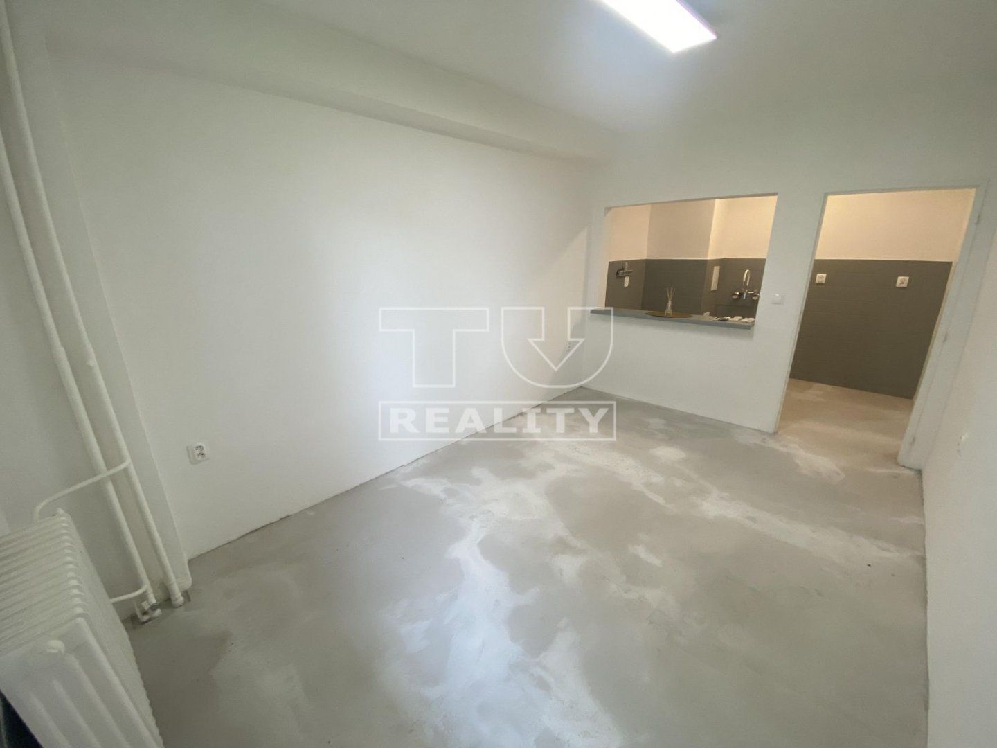 TUreality ponúka na predaj prerobený 2 izbový byt v Bratislave - Vlčie Hrdlo - 35,59m²