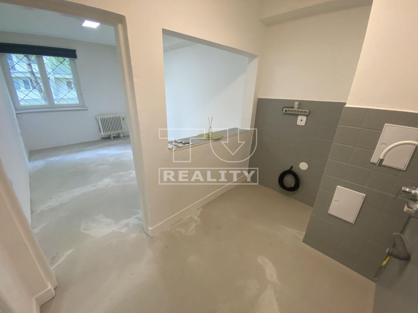 TUreality ponúka na predaj prerobený 2 izbový byt v Bratislave - Vlčie Hrdlo - 35,59m²