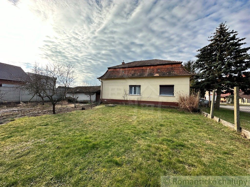 Rodinný dom na veľkom pozemku pri mŕtvom ramene Malého Dunaja v Kolárove