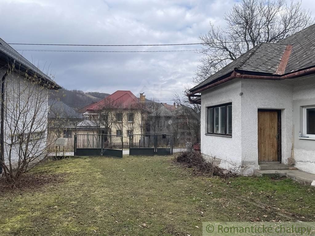 Dom na peknom pozemku v obci Gočovo