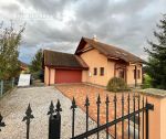 Znížená cena: 4 izbový rodinný dom s pozemkom 4200 m2, dvojgaráž, Trenčín / Opatová