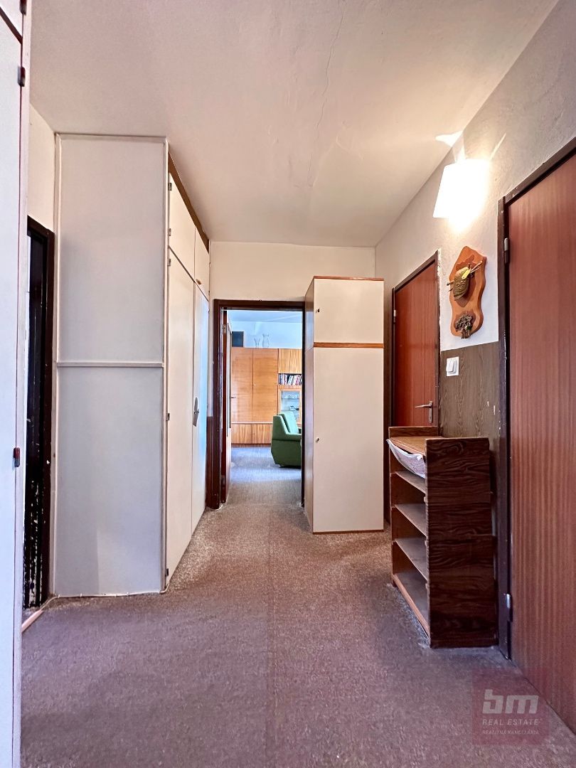 Predaj - 3-izbový byt v Dúbravke s možnosťou dokúpenia garáže