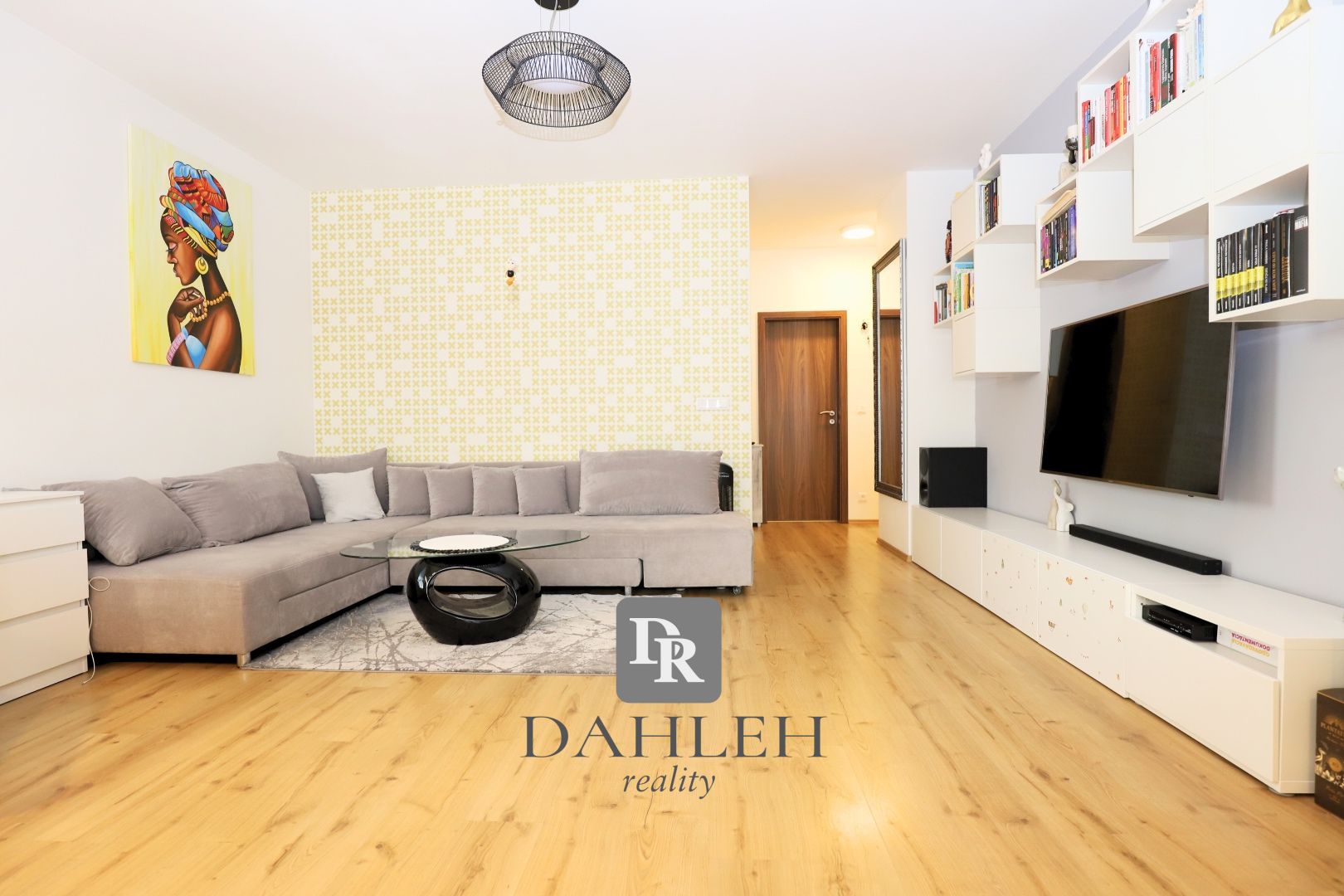 DAHLEH-Na predaj kompletne zariadený 2 izbový byt s lodžiou v novostavbe