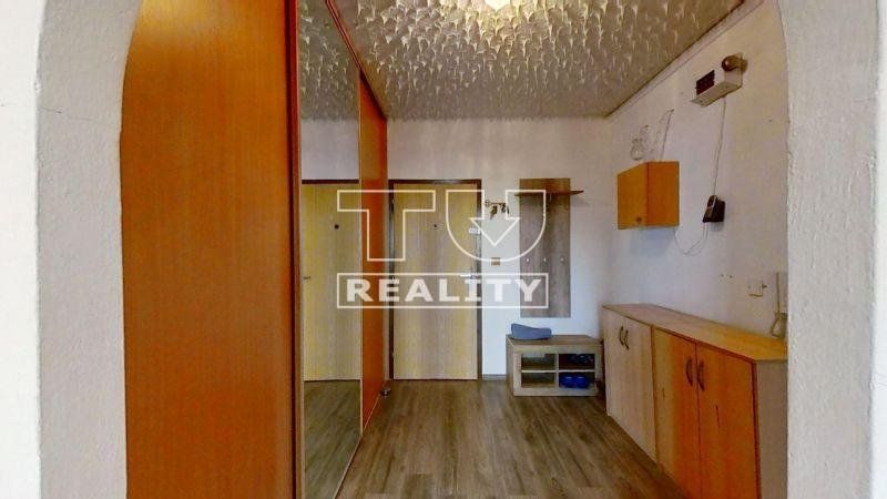 TUreality ponúka na predaj 3 izbový byt v okresnom meste Žiar nad Hronom, 75 m2
