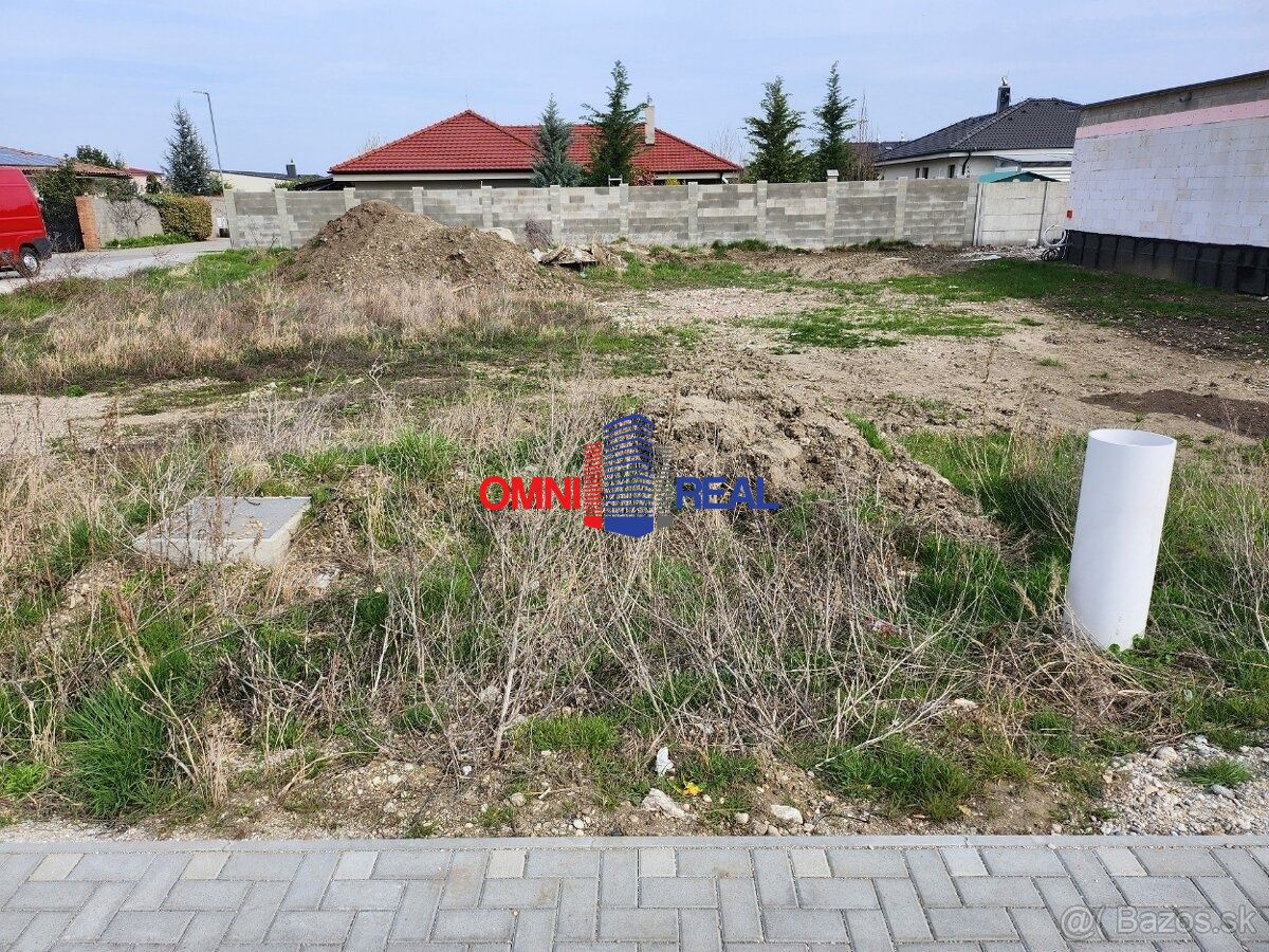 Stavebný pozemok v obci Miloslavov, 696 m2 - Nová lokalita, Topoľová ulica
