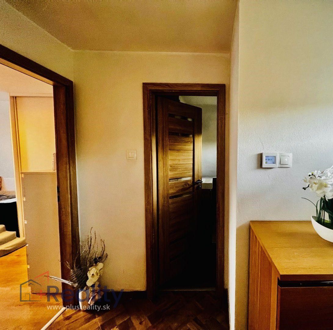 Galéria: PLUS REALITY I  Poschodový 4 izbový rodinný dom blízko hlavného mesta v obci Bernolákovo na predaj! 