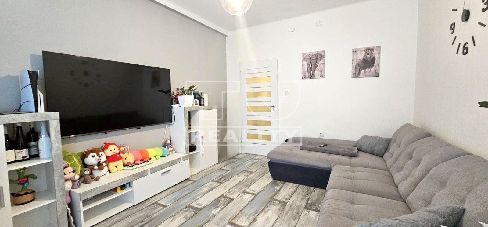 Predaj 2-izbový byt s veľkou loggiou centrum - Nitra