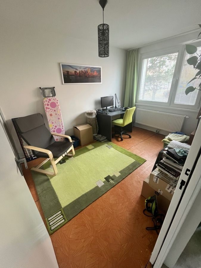 Veľký 4-izbový byt s atypickou dispozíciou na zvýšenom prízemí