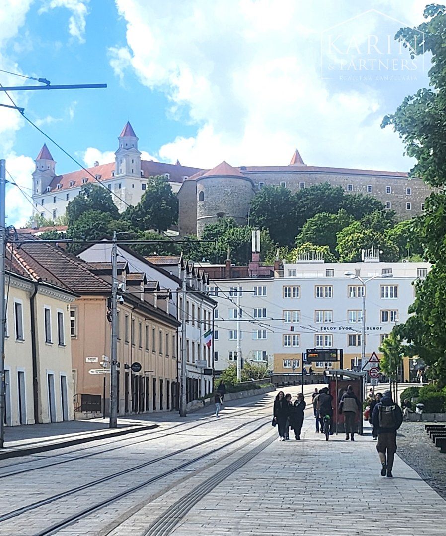 Iný-Prenájom-Bratislava - mestská časť Staré Mesto-780 €