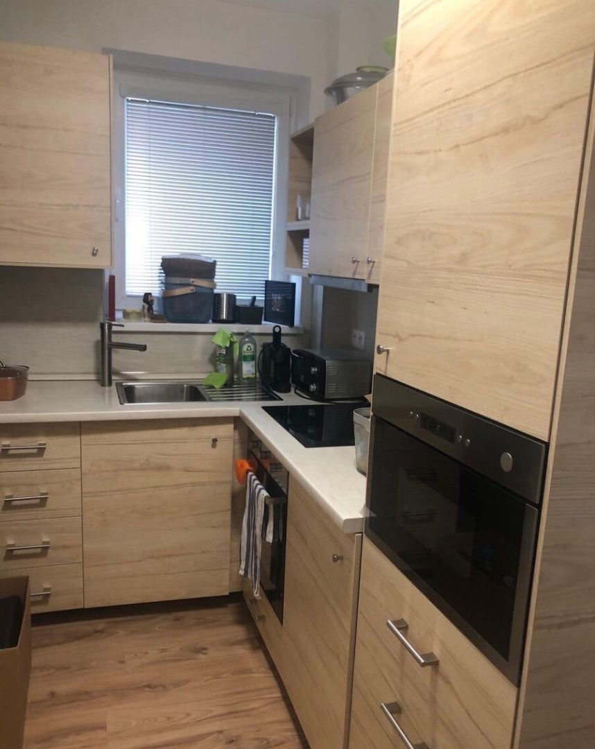 Ponúkame pekný, zariadený 1- izbový byt v novostavbe na  Pezinskej ulici s vonkajším parkovacím miestom