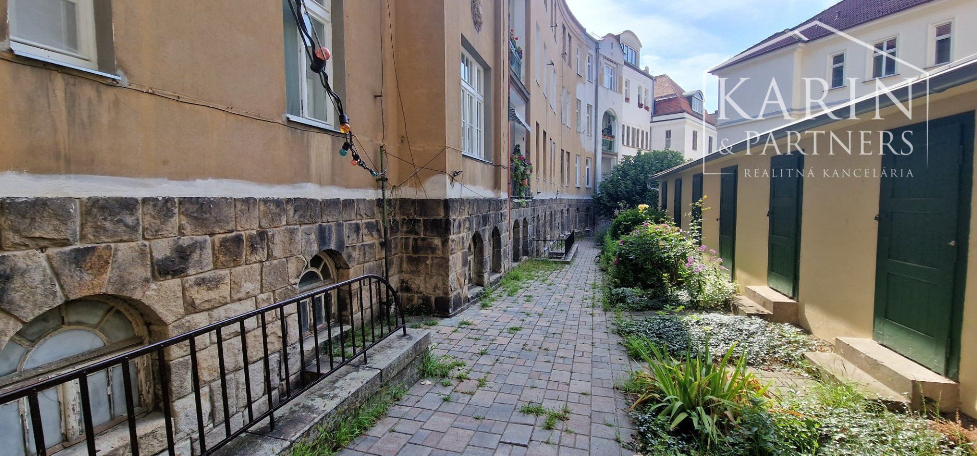 Štýlový  3 izbový priestor na bývanie alebo podnikanie na lukratívnej adrese Bratislavy – Palisády, Godrova ul.