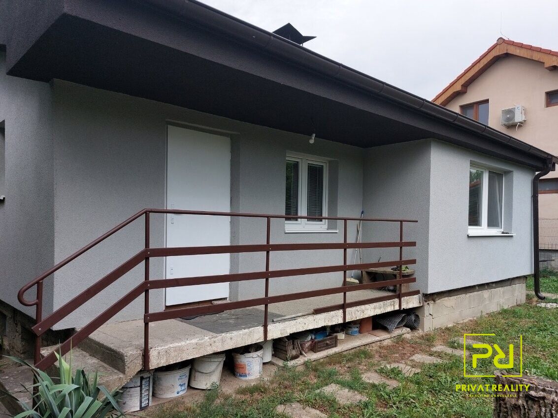 Ponúkame Vám na predaj murovaný malý dom v Podunajských Biskupiciach