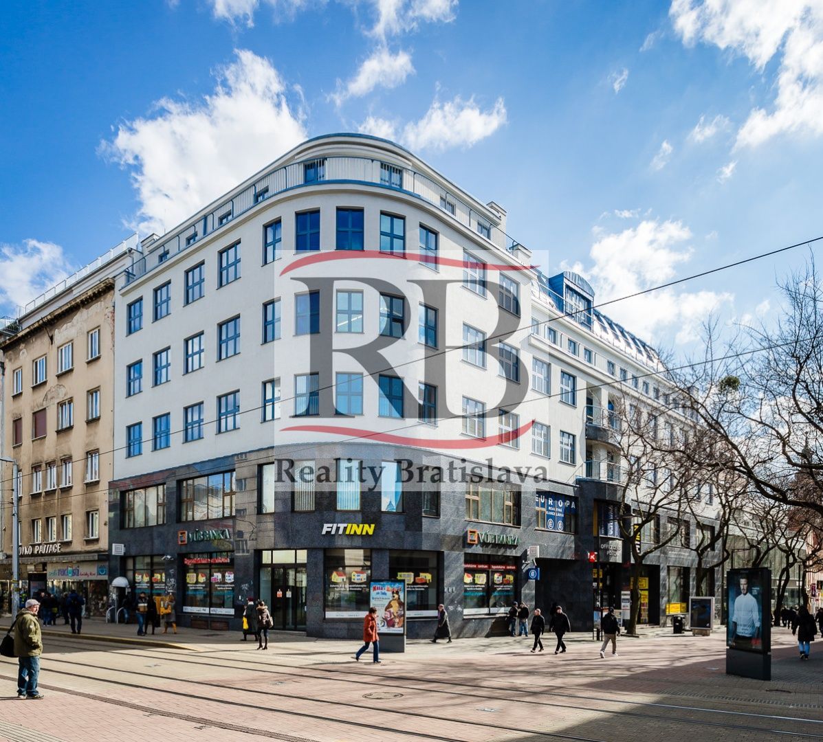 Obchodné priestory na rohu Obchodnej a Poštovej ulice, Bratislava-Staré Mesto