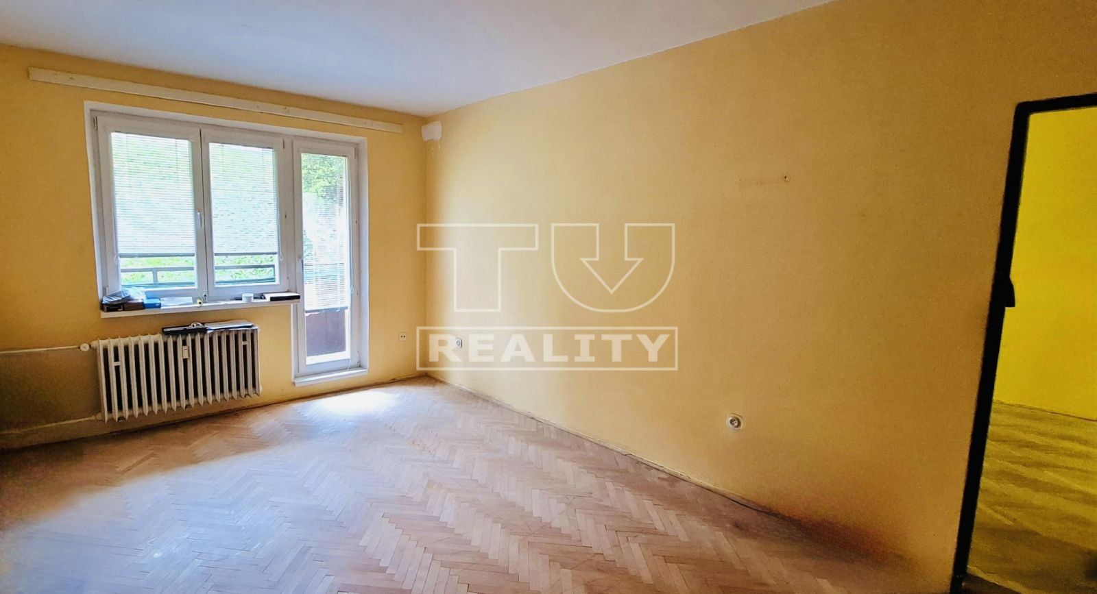 TUreality ponúka na predaj 2 izbový byt vo výbornej lokalite v meste Kremnica, 56,5m2