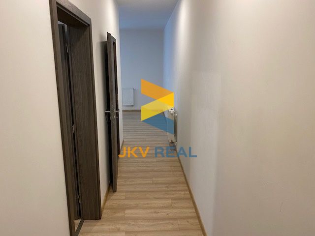 Realitná kancelária JKV REAL so súhlasom majiteľa ponúka na prenájom 2 izbový byt v Prievidzi, centrum mesta.