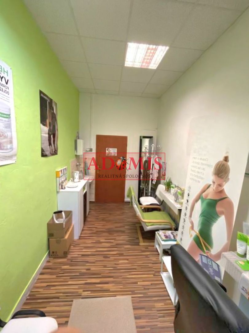 ADOMIS - prenájom priestorov 11m2 s umývadlom (prízemie),kancelária, prevádzka, kaderník, barber, kozmetika,notár, Moyzesova ulica Košice