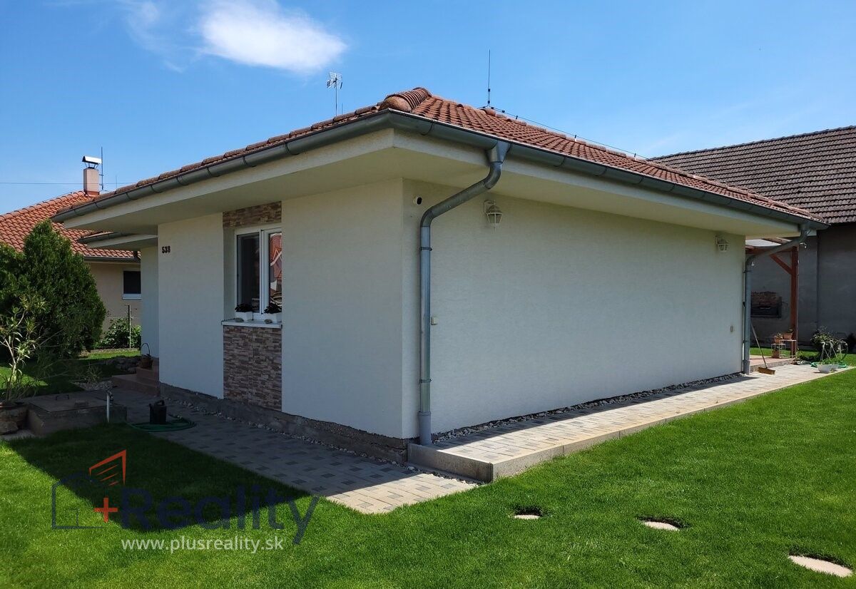 Galéria: PLUS REALITY I  Zariadený 3 izbový rodinný dom v zastavanej časti obce Košúty v okrese Galanta na predaj! 