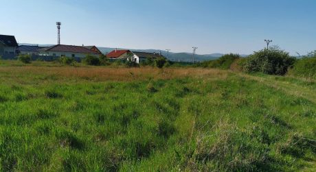 Stavebný pozemok v Slovenskom Grobe s rozlohou 927 m2.