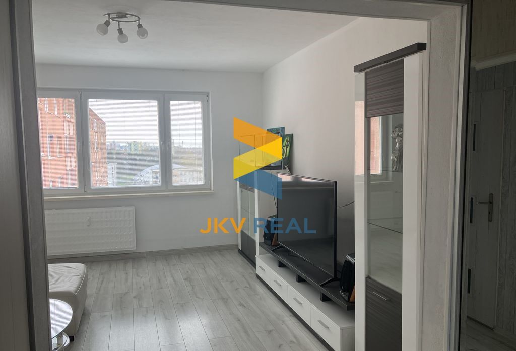 Realitná kancelária JKV REAL so súhlasom majiteľa ponúka na prenájom 3 izbový byt v Prievidzi, časť Necpaly.