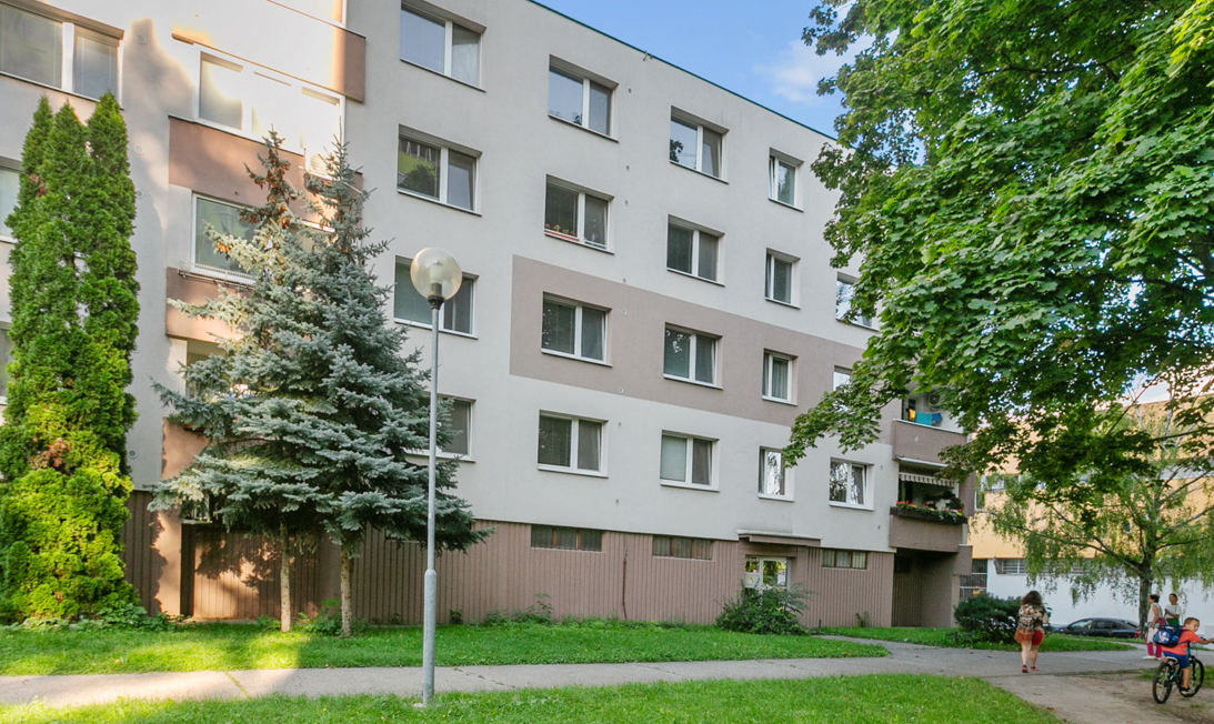 Ponúkame 2 izbový byt Mamateyovej ulici v Bratislave-Petržalke
